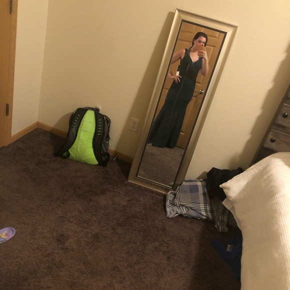 LULU’S Aperitif Emerald Green Crepe Mermaid Gown - Picture 2 of 2